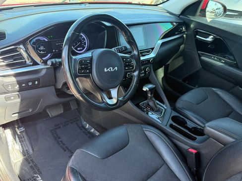 Used 2022 Kia Niro LXS FWD image 11