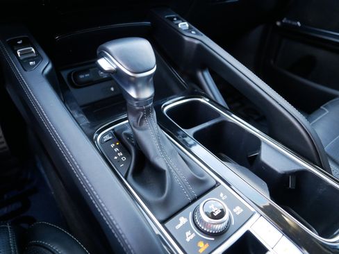 Certified 2022 Kia Telluride SX w/ SX Prestige Package image 24