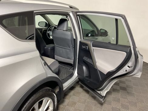 Used 2014 Toyota RAV4 Limited w/ Technology Package AWD/4WD image 33