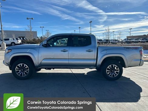Used 2022 Toyota Tacoma TRD Sport w/ TRD Premium Sport Package image 4