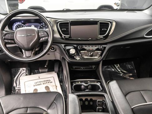 Used 2021 Chrysler Pacifica Limited w/ Uconnect Theater Family Group AWD/4WD image 33