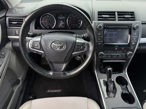 Used 2016 Toyota Camry XSE image 12