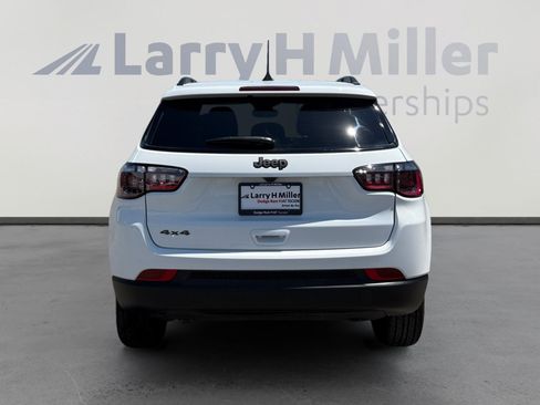 Used 2025 Jeep Compass Latitude w/ Altitude Special Edition AWD/4WD image 4