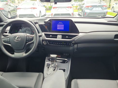 Used 2023 Lexus UX 250h FWD image 16
