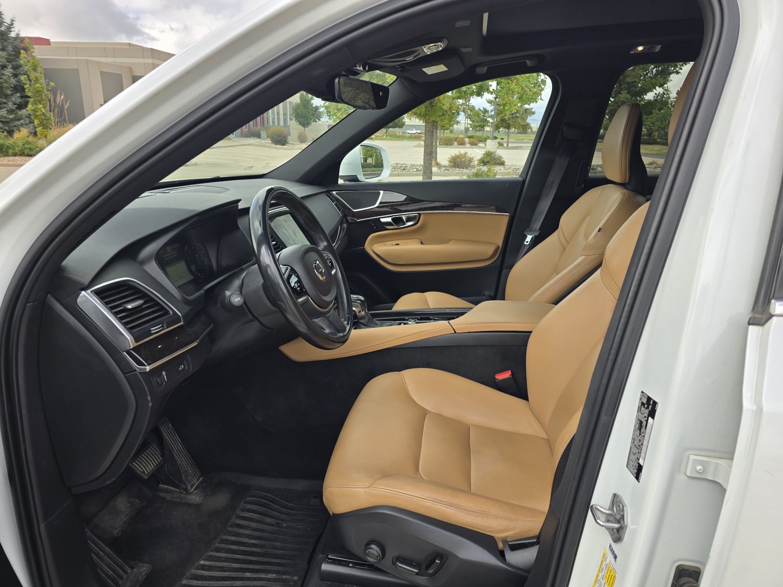 Used 2019 Volvo XC90 T6 Momentum w/ Advanced Package AWD/4WD image 11