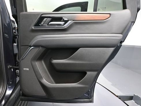 Used 2025 GMC Yukon Denali w/ Sun & Power Step Package AWD/4WD image 50