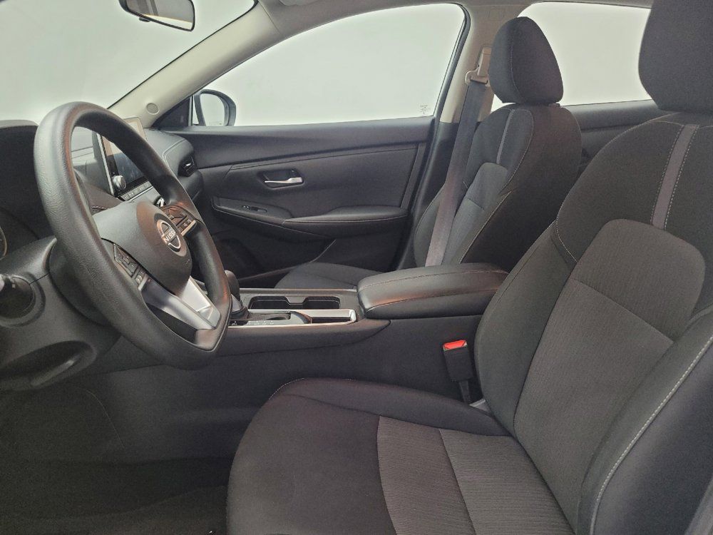 Used 2025 Nissan Sentra SV FWD image 17
