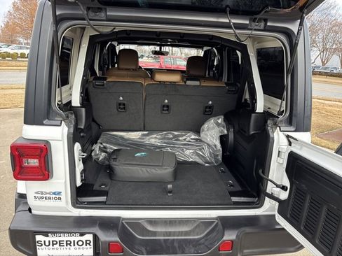 Used 2023 Jeep Wrangler Unlimited Sahara w/ Cold Weather Group image 7