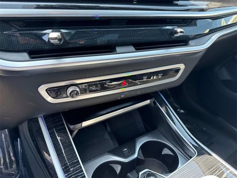 Used 2023 BMW X7 xDrive40i w/ M Sport Package image 25