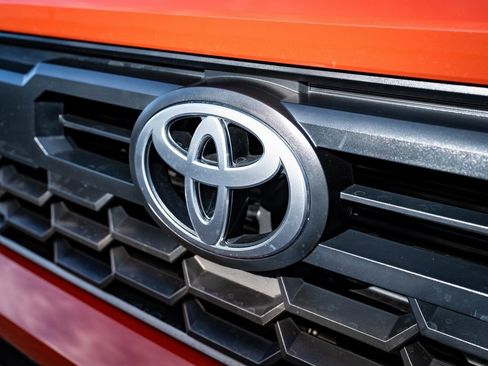 Used 2025 Toyota Tacoma TRD Off-Road w/ TRD Off Road Upgrade Package image 3