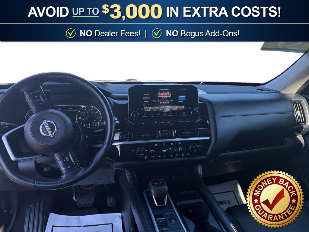 Used 2025 Nissan Pathfinder SL AWD/4WD image 17