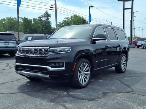Used 2023 Jeep Grand Wagoneer 4WD image 3
