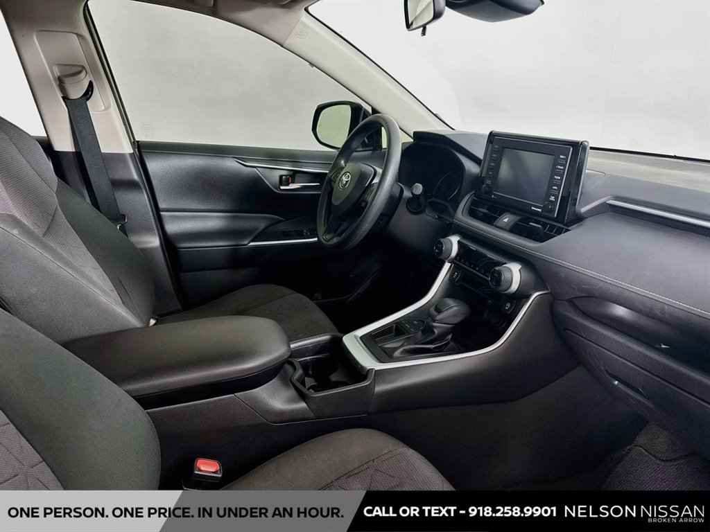 Used 2020 Toyota RAV4 XLE FWD image 26