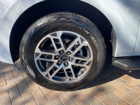 Used 2025 Ford Expedition Max Active image 10