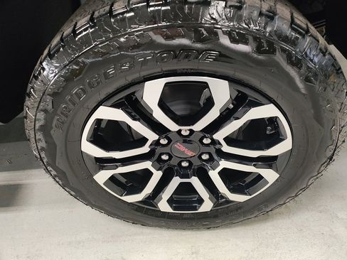 New 2026 GMC Canyon AT4 w/ Technology Plus Package image 17