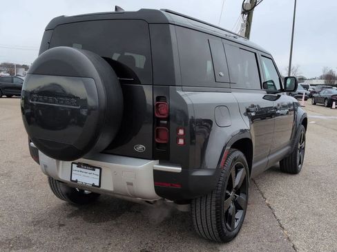 Used 2022 Land Rover Defender 110 SE image 6