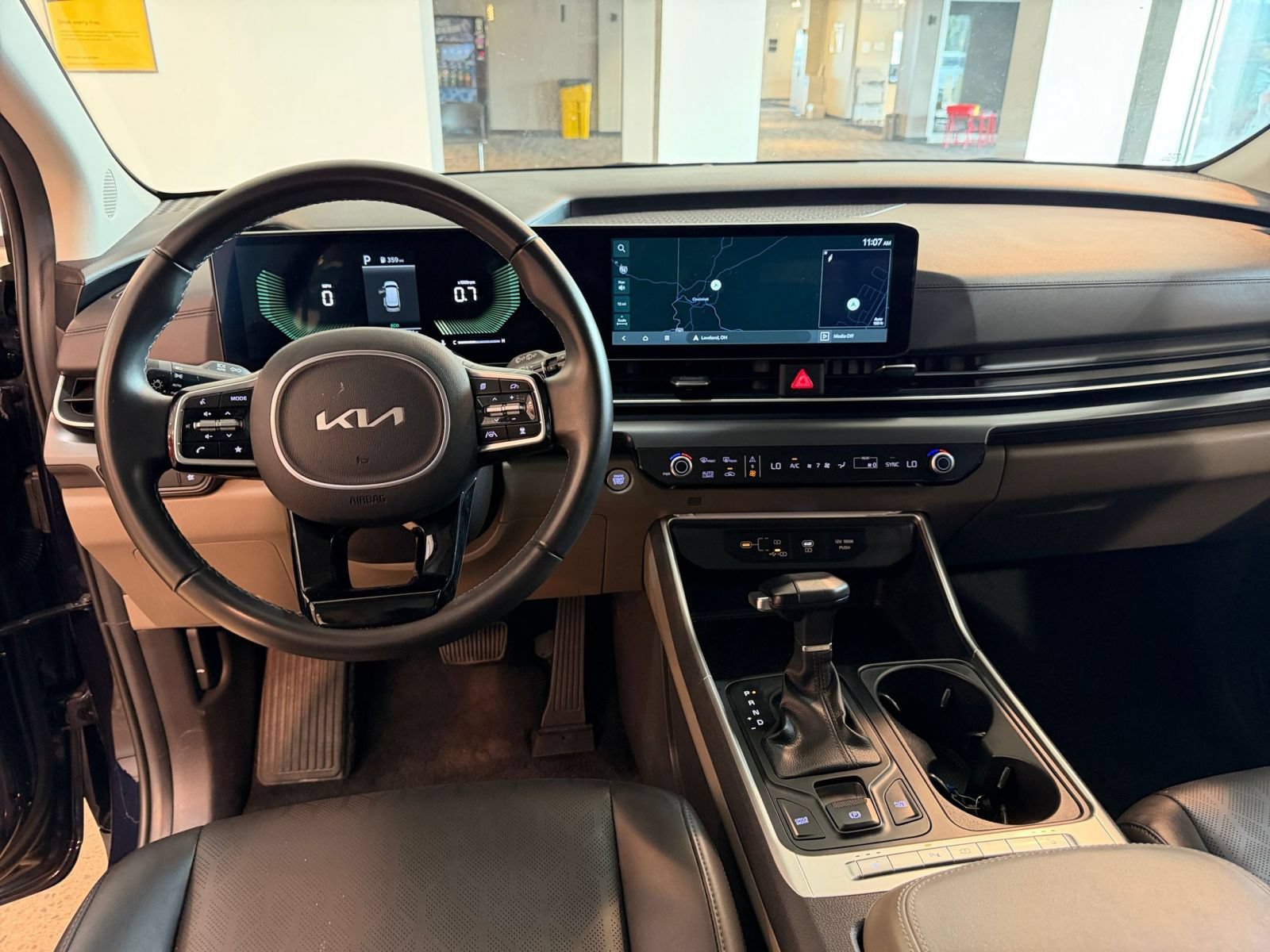 Used 2026 Kia Carnival FWD image 36