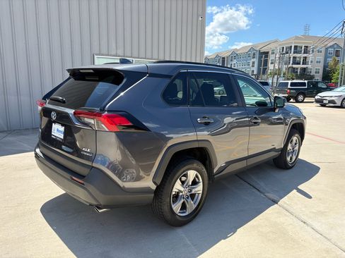 Used 2024 Toyota RAV4 XLE AWD/4WD image 7