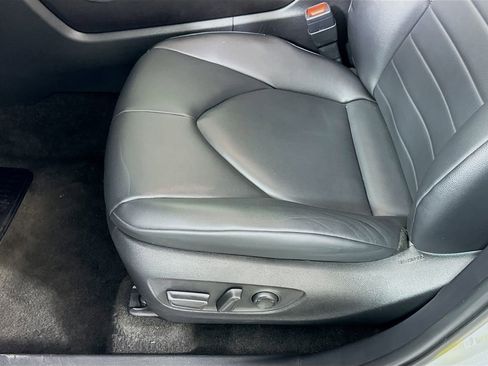 Used 2024 Toyota Highlander XLE image 20