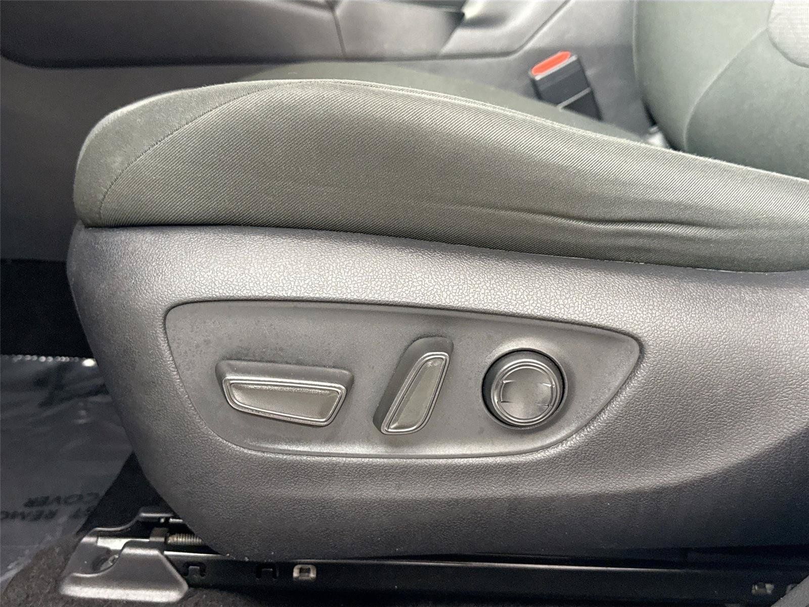 Certified 2025 Toyota RAV4 XLE FWD image 26