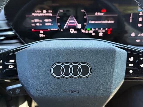 Used 2025 Audi SQ5 Prestige AWD/4WD image 30