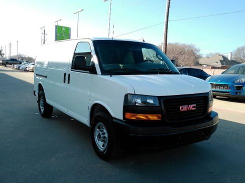 Used 2023 GMC Savana 2500 w/ Driver Convenience Package image 4