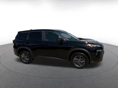 Used 2026 Nissan Rogue SV FWD image 2