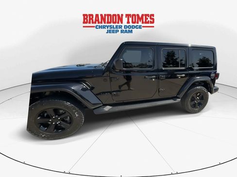 Used 2021 Jeep Wrangler Unlimited Sahara AWD/4WD image 8