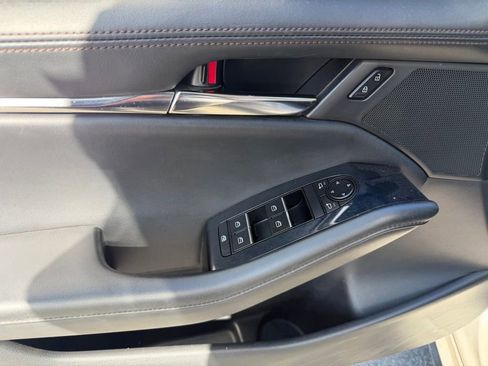 Used 2023 MAZDA MAZDA3 s FWD image 19