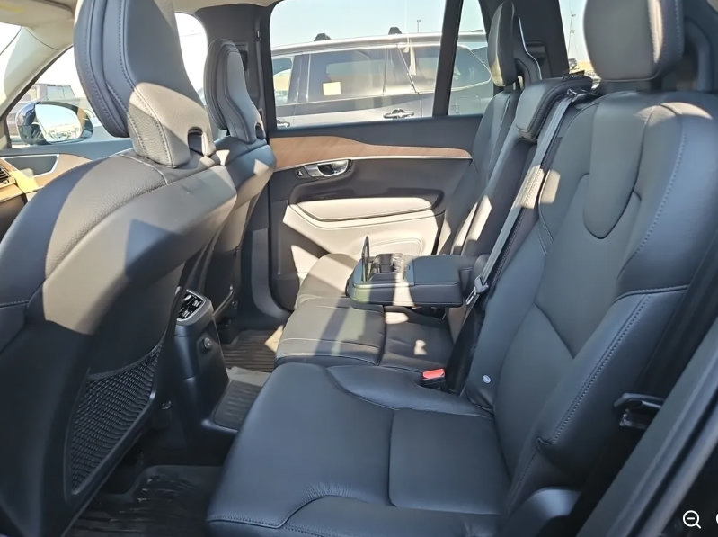 Used 2025 Volvo XC90 T8 Plus w/ Protection Package Premier AWD/4WD image 10