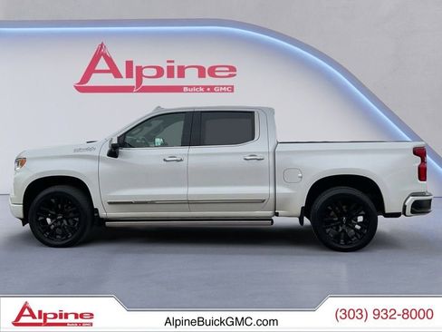 Used 2022 Chevrolet Silverado 1500 High Country w/ High Country Premium Package image 2