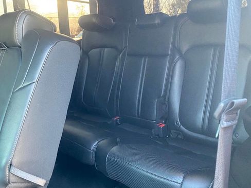 Used 2022 Jeep Wagoneer Series II AWD/4WD image 17