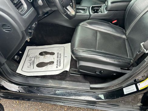 Used 2017 Dodge Charger SXT w/ Plus Group image 10