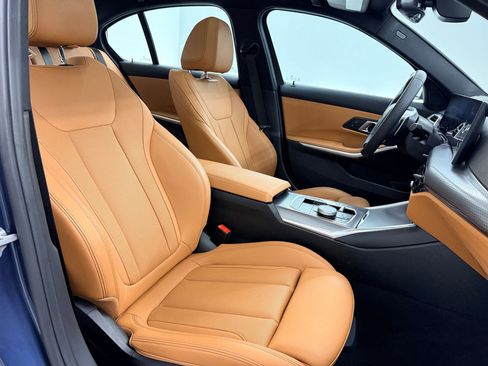 Certified 2025 BMW 330i Sedan RWD image 29