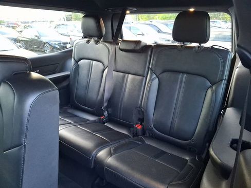 Used 2024 Jeep Wagoneer Series II w/ Flexible Seating Group AWD/4WD image 9