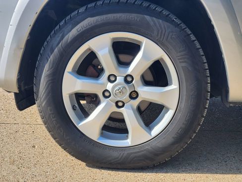 Used 2011 Toyota RAV4 Limited w/ Limited Extra Value Pkg AWD/4WD image 11