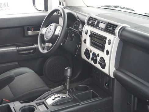 Used 2010 Toyota FJ Cruiser image 18