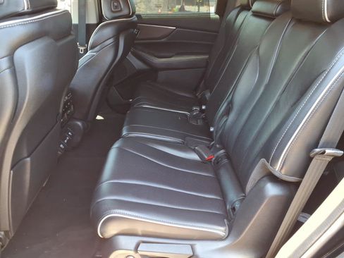 Used 2023 Acura MDX SH-AWD w/ Advance Package image 13