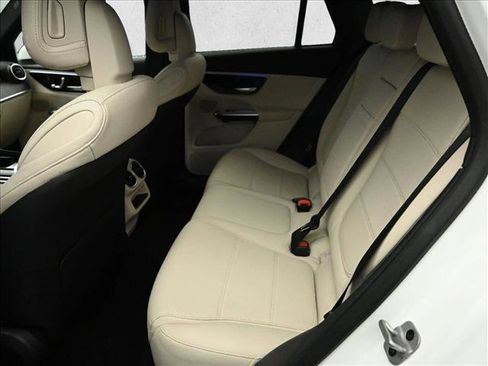 Certified 2025 Mercedes-Benz GLC 300 4MATIC image 19