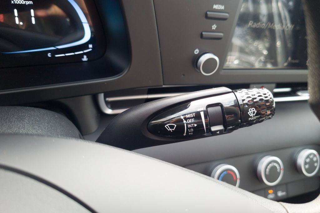 New 2026 Hyundai Elantra SE FWD image 25