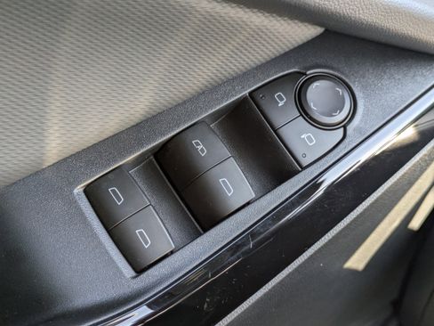 New 2026 Chevrolet Equinox LT w/ Convenience Package II image 12