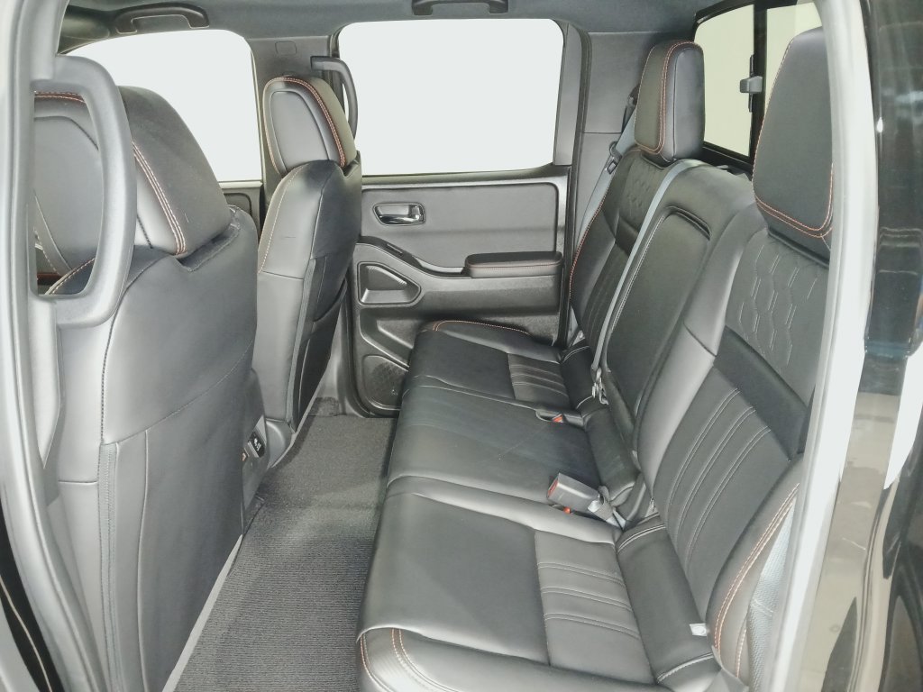 Used 2024 Nissan Frontier PRO-4X w/ Pro Premium Package AWD/4WD image 12