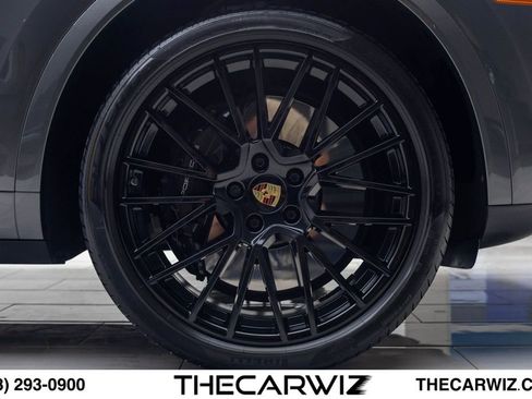 Used 2023 Porsche Cayenne Turbo AWD/4WD image 29