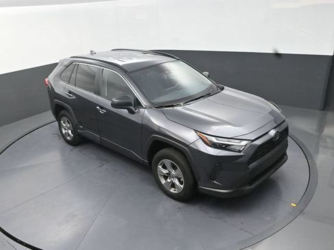Used 2025 Toyota RAV4 LE AWD/4WD image 23
