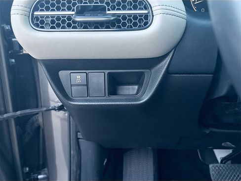 Used 2025 Honda HR-V EX-L image 10