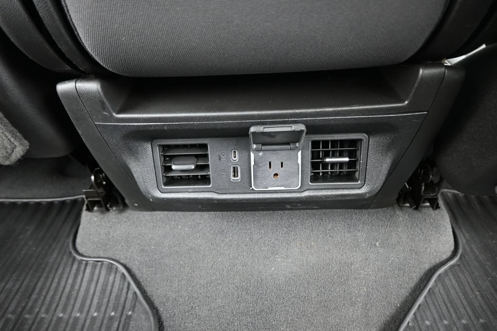 Used 2023 Chevrolet Silverado 1500 LT AWD/4WD image 22