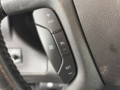 Used 2021 Chevrolet Express 2500 w/ Driver Convenience Package image 28