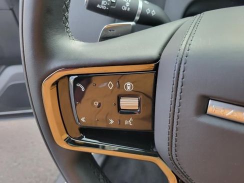 Used 2025 Land Rover Range Rover Velar Dynamic SE image 29