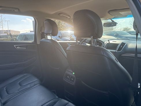 Used 2016 Ford Edge Titanium image 10
