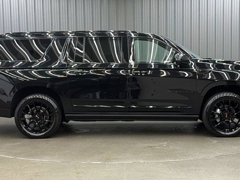 Used 2026 GMC Yukon XL Denali w/ Sun & Power Step Package AWD/4WD image 6